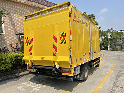 微型貨車(chē)尾板多少錢(qián)？影響價(jià)格的三大因素解析